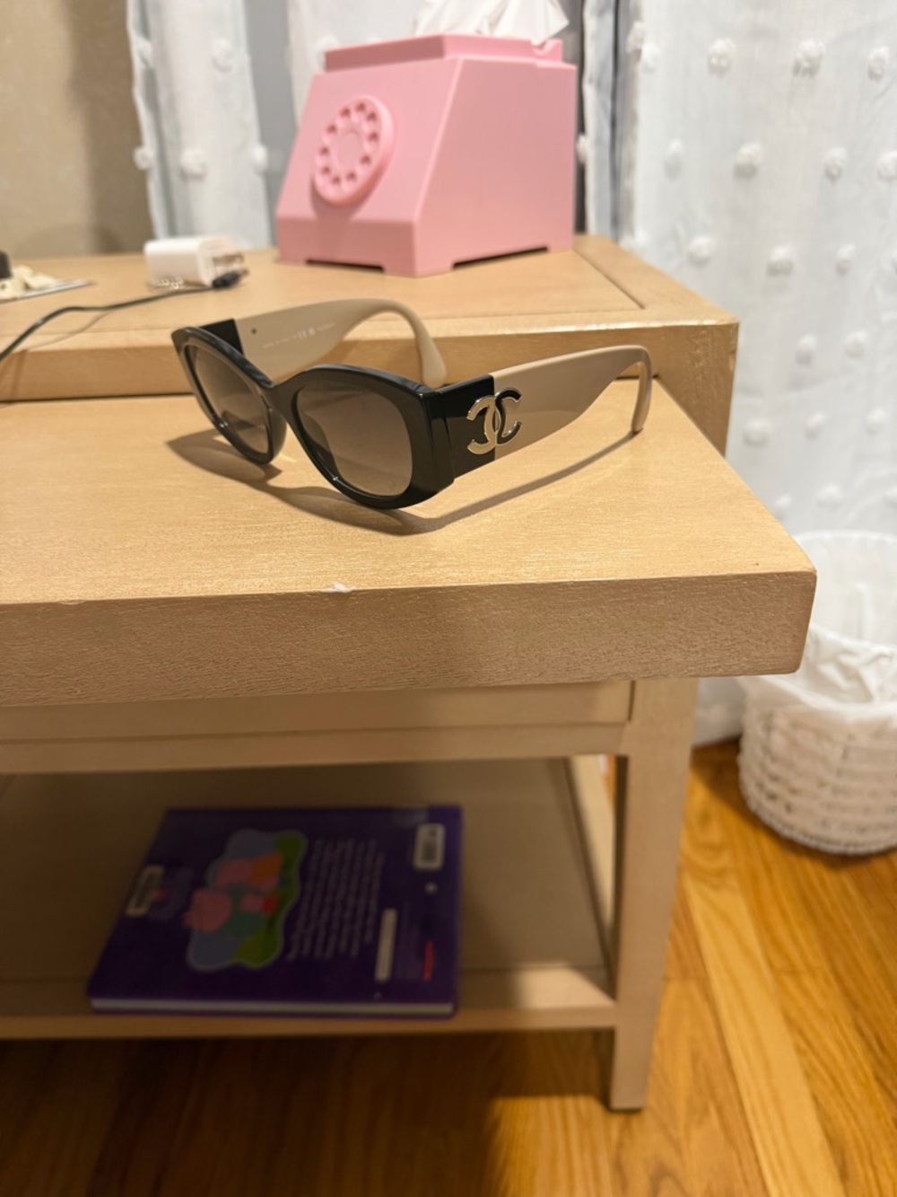 CHANEL Black and Beige CC Logo Oversized Sunglasses - Picture 5 of 10